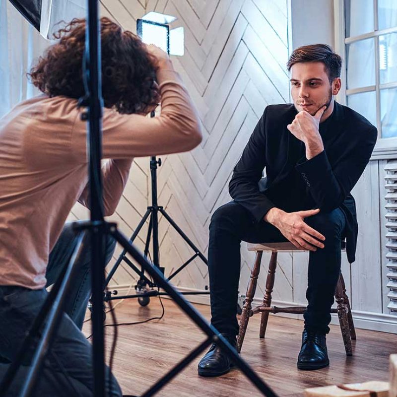 photo-shooting-at-the-studio-a-handsome-young-guy-resize.jpg photo-shooting-at-the-studio-a-handsome-young-guy-resize.jpg